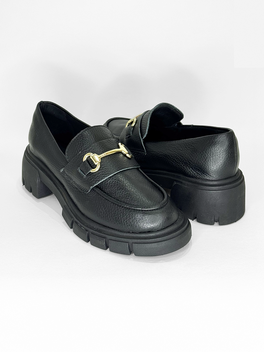 MOCASSIM TRATORADO CHARLOTE PRETO