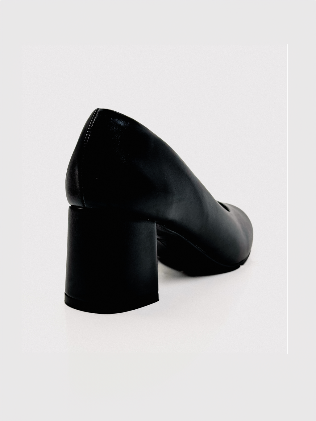 SCARPIN IANA PRETO