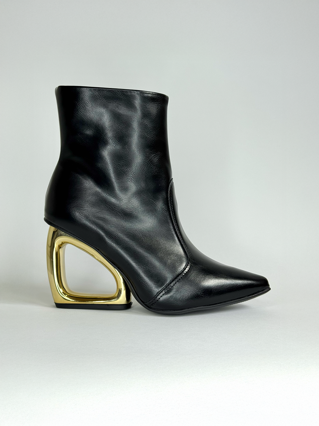 BOTA DAFNE PRETA
